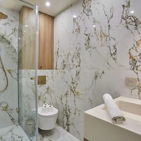 Centre De By Prestige Parigi