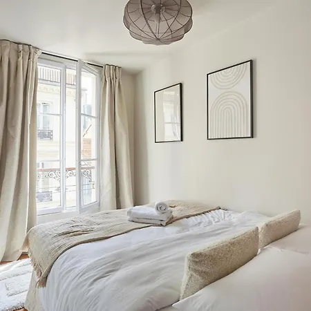 Centre De By Prestige Parigi
